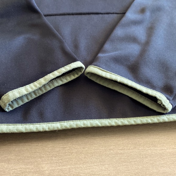 Boys Under Armour Black Hoodie/Pullover with Camo Athlete Graphic - Picture 4 of 10